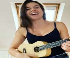 Alongside being a fabulous actress, she is also an excellent musician and can play five instruments.